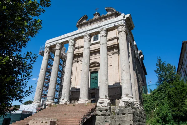 The Temple of Antoninus Pius and Faustina — Stock Photo, Image