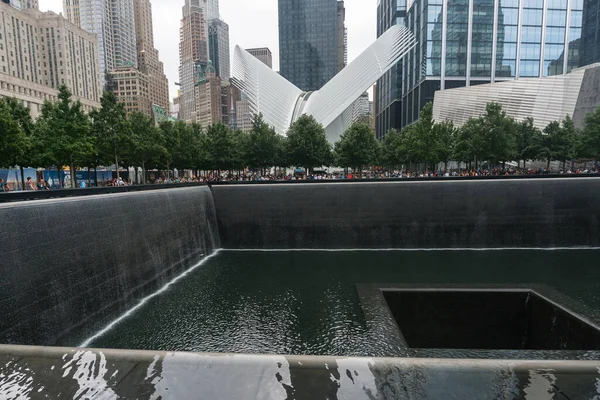 Nova York Eua Agosto 2019 Pessoas Passeiam Durante Dia Nublado — Fotografia de Stock