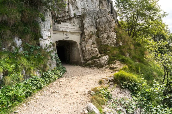 Estrada Dos Túneis Uma Pista Militar Construída Durante Primeira Guerra — Fotografia de Stock