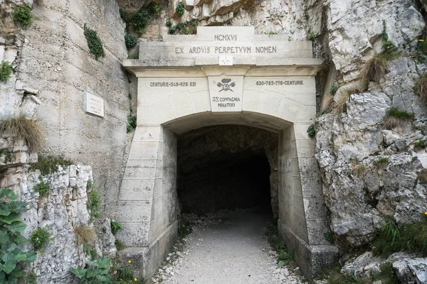 Silnice Tunelů Vojenská Meziměstská Trať Postavená Během První Světové Války — Stock fotografie