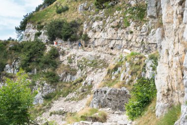 52 tünelin yolu, İtalya 'daki Pasubio bölgesinde Birinci Dünya Savaşı sırasında inşa edilmiş bir askeri katır yoludur.