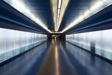 Napoli, İtalya-28 Mart 2016: Avrupa 'nın en güzel metro istasyonlarından biri olan Toledo' nun Napoli metro istasyonu