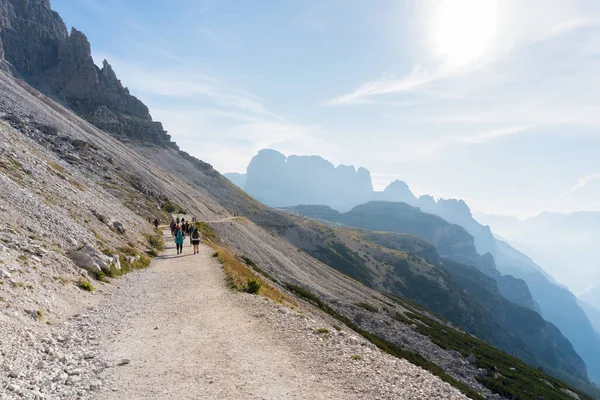 Доббіако Італія Вересня 2021 Мандрівники Шляху Біля Підніжжя Знаменитих Трьох — стокове фото