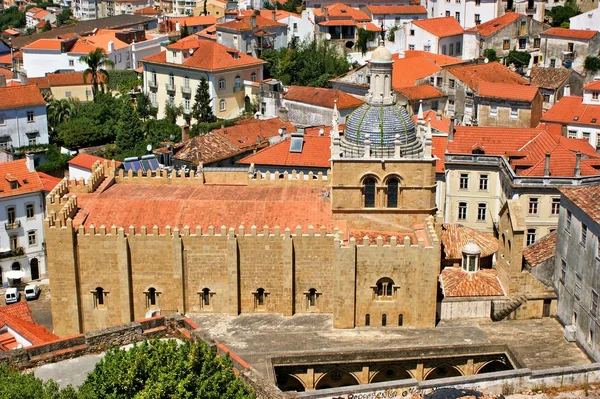 Cityscape sobre os telhados de Coimbra — Fotografia de Stock