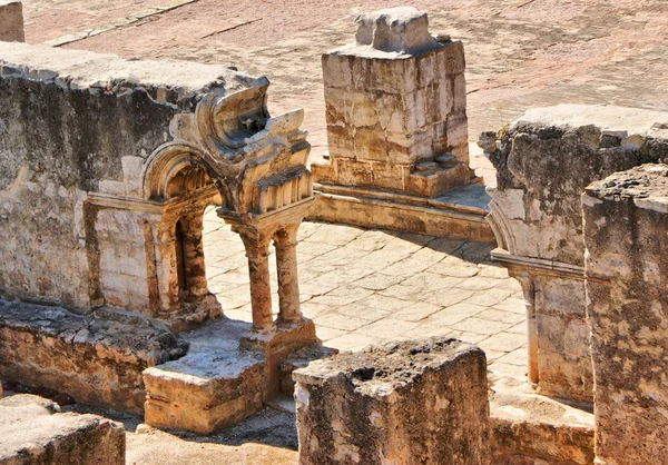 Cloister ruins of Santa Clara Velha in Coimbra — Stock Photo, Image