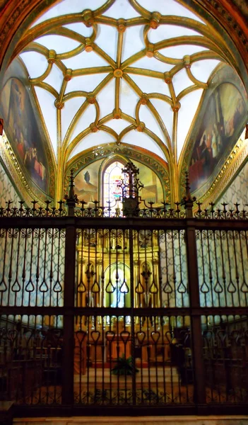 Innenraum der Kirche San Miguel in vitoria-gasteiz — Stockfoto
