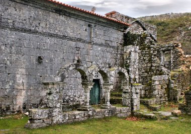 Santa maria das junias manastır kilisesi ve kalıntılar