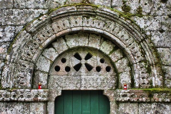 Santa Maria das Junias klosterkirke og ruiner i Portugal – stockfoto