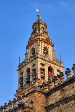 Cordoba Camii Katedrali'nin çan kulesi