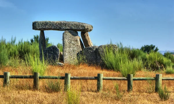 Dolmen de pedra da orca em gouveia — Foto de Stock