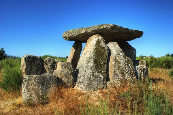 Dolmen de pedra da orca em gouveia — Foto de Stock