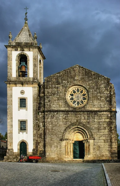 Fonte arcada Romanesk kilise — Stok fotoğraf