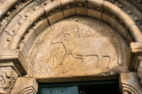 Door detail of Romanesque church (Fonte Arcada) — Stock Photo, Image