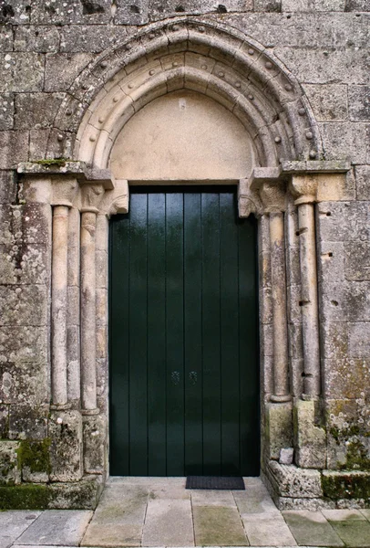 Door detail of Romanesque church (Fonte Arcada) — Stock Photo, Image