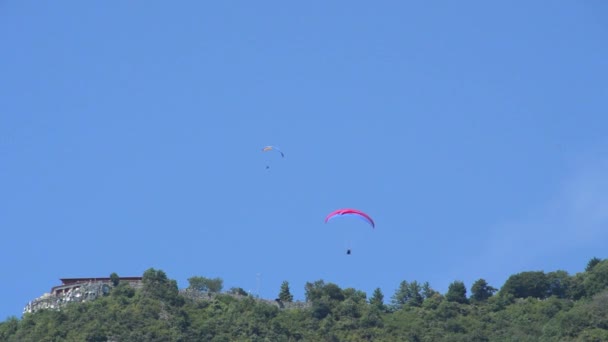 Extreme sporten: paragliding — Stockvideo