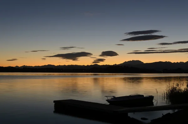 Sonnenuntergang auf dem See — Stockfoto