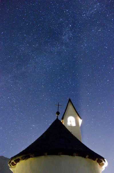 ガーデナ峠の教会 — ストック写真