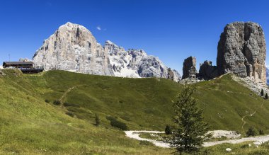 beş kuleleri ve rozes tofana