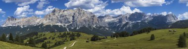 Dolomites dağ manzarası