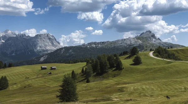 Bergsstig, Dolomiterna — Stockfoto