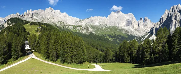 Dolomiti vajolet 谷全景 — 图库照片