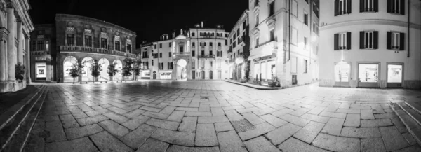 Varese, piazza San Vittore - Night view — Stock Photo, Image