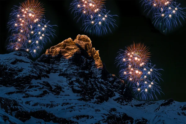 matterhorn üzerinde havai fişek