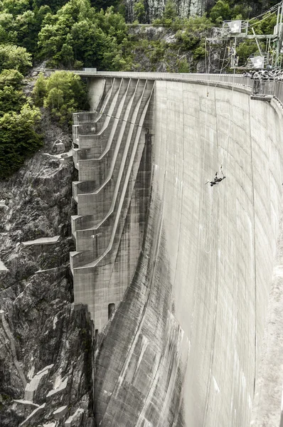 Saut à l'élastique, sports extrêmes — Photo