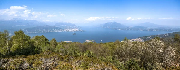 马焦雷湖，从费用的景观 — 图库照片