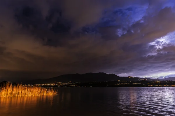 Lago de Varese, paisagem — Fotografia de Stock