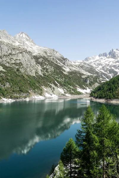 Devero jezero, jarní sezóny - Itálie — Stock fotografie