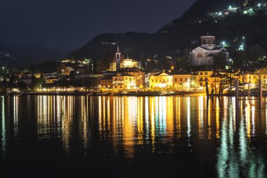 Laveno mombello, şehir ışıkları 