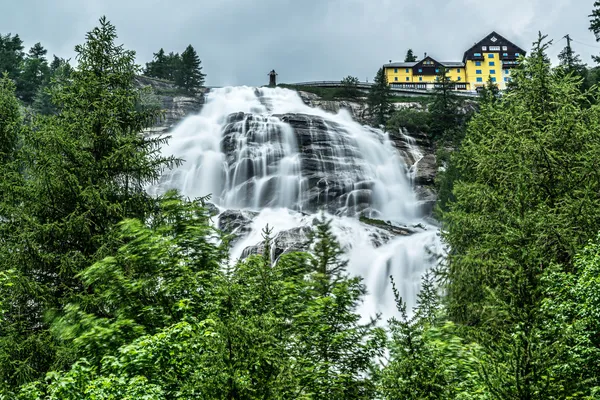 Wasserfall des Flusses Toce, Formazza-Tal — Stockfoto