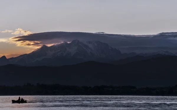 Sonnenuntergang und Mount rosa vom Varese See — Stockfoto