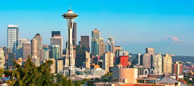 Seattle skyline panorama kerry Parkı'ndan görüldüğü gün batımında