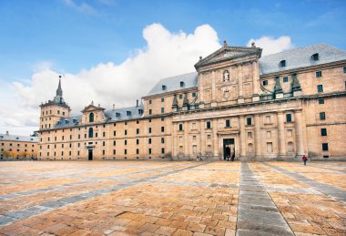 İspanya, Madrid yakınlarındaki San Lorenzo de El Escorial Kraliyet Manastırı