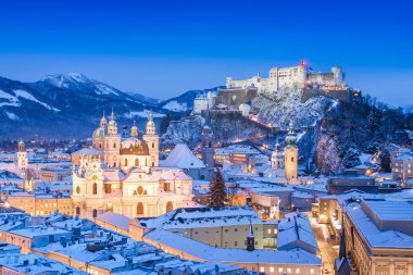 salzburg şehri tarihi ile festung hohensalzburg kış, salzburger arazi, Avusturya