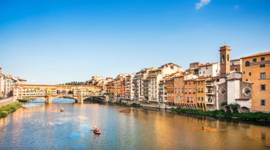 Ponte vecchio Nehri ile arno vasıl günbatımı, Floransa, İtalya