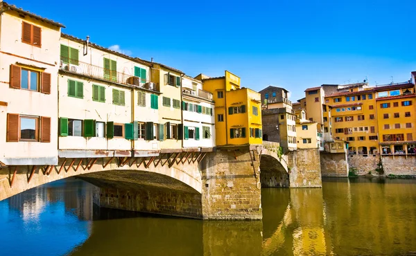 与河老桥 arno 日落时在佛罗伦萨，意大利 — 图库照片