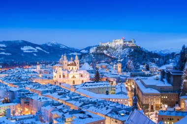 salzburg şehri tarihi ile festung hohensalzburg kış, salzburger arazi, Avusturya