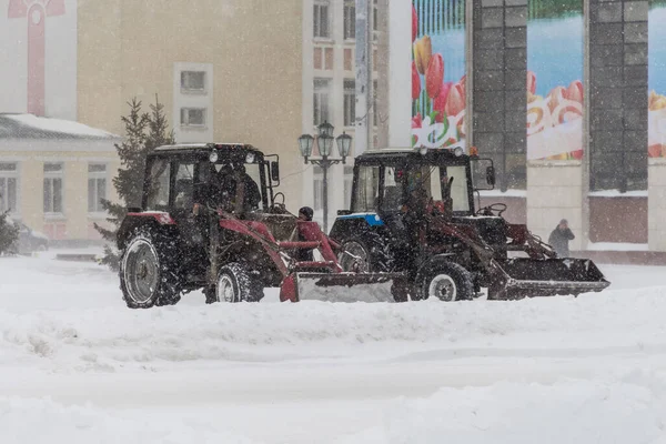 Uralsk Kazakhstan Qazaqstan 2022 Tractors Going Clear Snow City Two — Foto de Stock