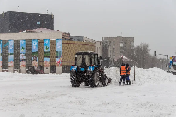 Uralsk Kazakhstan Qazaqstan 2022 Snow Removal City Tractor Collects Snow — Photo