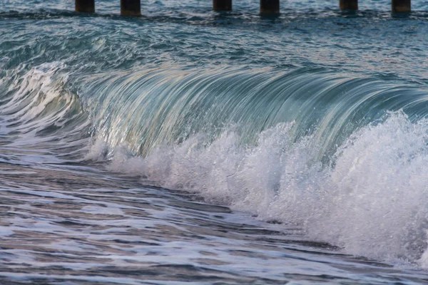 Блакитна Морська Хвиля Білою Піною Бурхлива Морська Хвиля Високі Хвилі — стокове фото