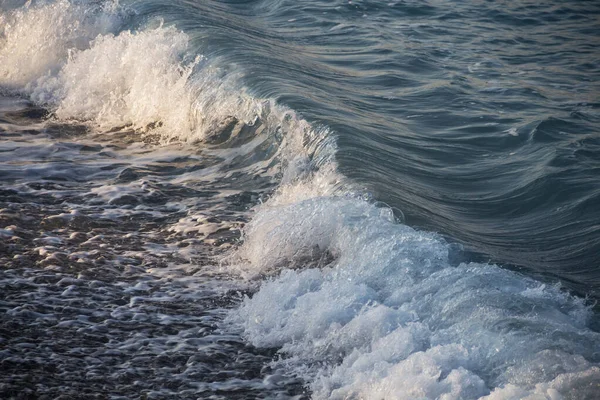 Прекрасні Морські Хвилі Заході Сонця Пригальмована Стріла Морські Потрясіння — стокове фото