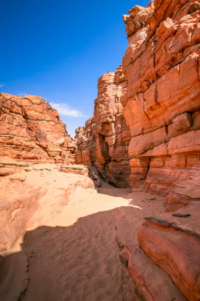 Senai Yarımadası Çölünde Kızıl Kanyon