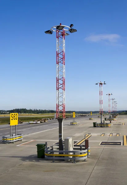 Parking stoi na lotnisku — Zdjęcie stockowe