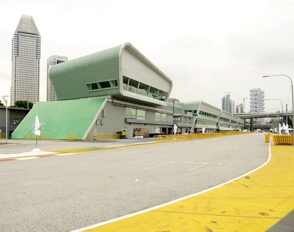 Боксы Сингапурской Формулы-1 — стоковое фото