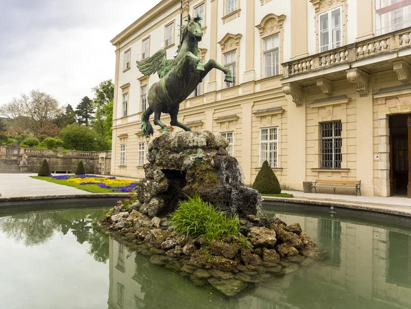 Escultura de caballo —  Fotos de Stock