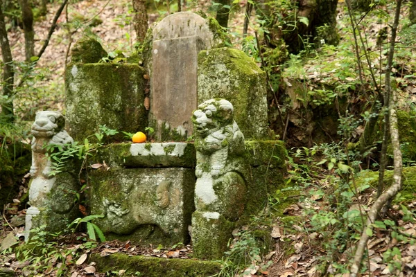 Scultoric groep in de weibaoshan bergen. — Stockfoto