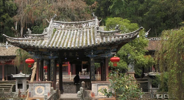 Wen dlouhý pavilon, Chang Chun Kung chrám studií a literatury. — Stock fotografie